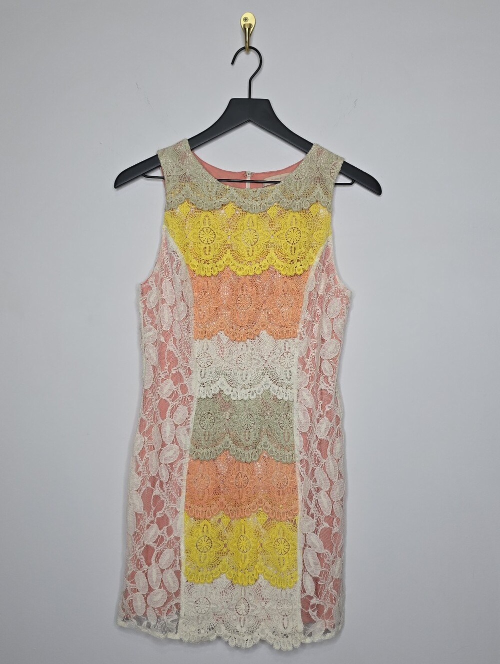 Champagne & Strawberry Lace Sheath Dress Size Medium